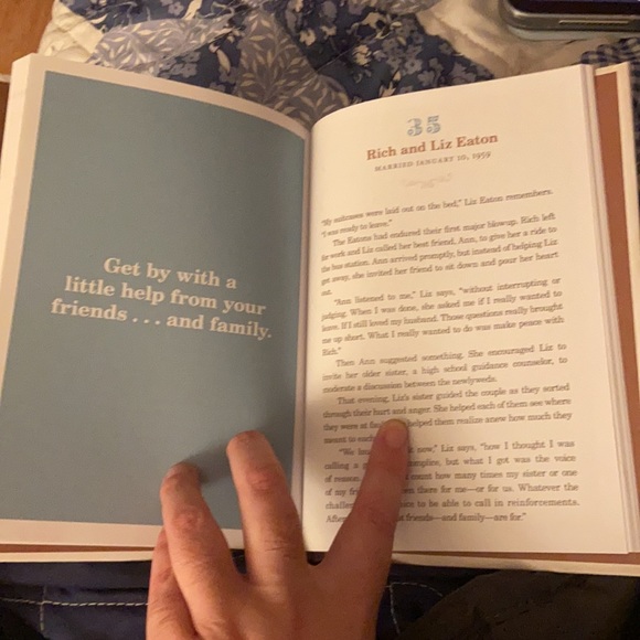 Hallmark A Love That Lasts book - Picture 4 of 4